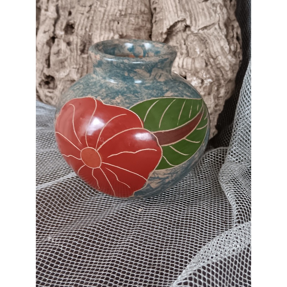 Nicaraguan folk art pottery vase.